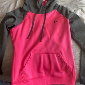 Under armer pink sweater